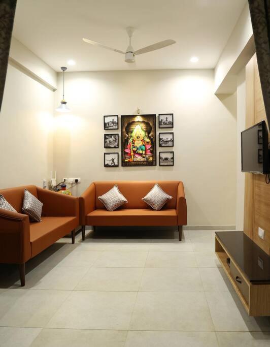 'Sumadhu Homes 301 ' Kolhapur Esterno foto
