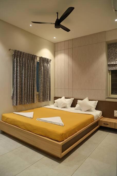 'Sumadhu Homes 301 ' Kolhapur Esterno foto